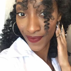 Meet your Posher, Ariana